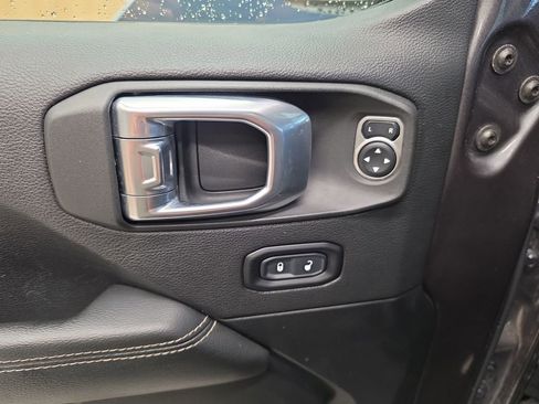 Used 2021 Jeep Wrangler Unlimited Sahara AWD/4WD image 17