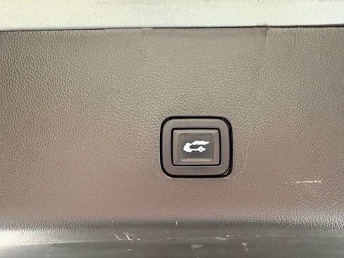 Used 2022 Chevrolet Traverse LT AWD/4WD image 53