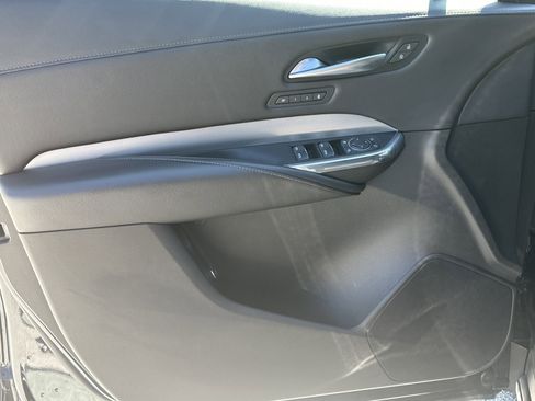 Used 2023 Cadillac XT4 Premium Luxury image 10