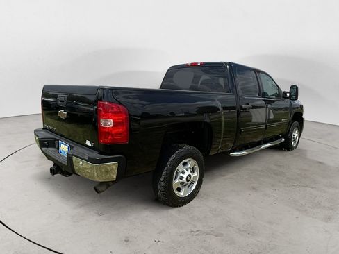 Used 2011 Chevrolet Silverado 2500 LT w/ Interior Plus Package AWD/4WD image 6