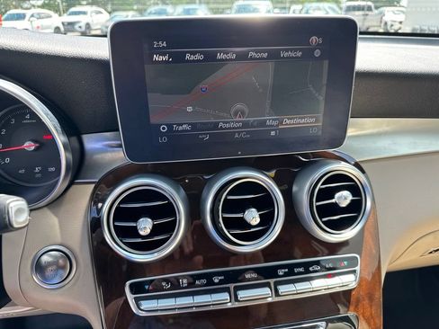 Used 2017 Mercedes-Benz GLC 300 4MATIC image 24