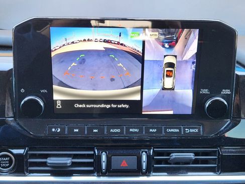 Used 2023 Nissan Pathfinder Platinum w/ Cargo Package image 17