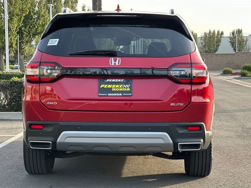Certified 2024 Honda Pilot Elite image 5