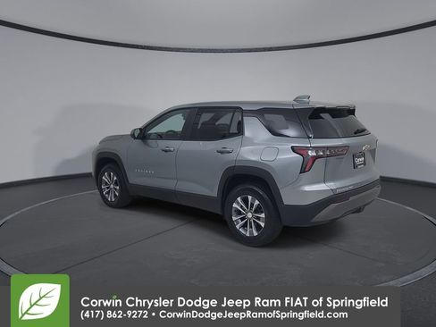Used 2026 Chevrolet Equinox LT AWD/4WD image 11