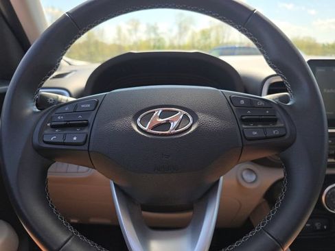 Used 2026 Hyundai Venue SEL FWD image 24