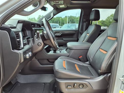 Used 2024 GMC Sierra 1500 AT4 w/ Technology Package AWD/4WD image 18