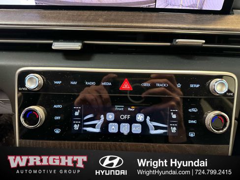 Certified 2025 Genesis GV80 2.5T Prestige image 28