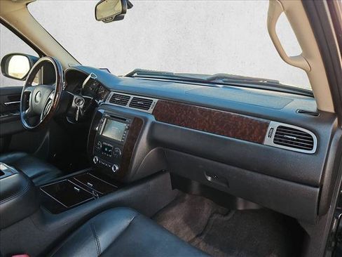 Used 2011 GMC Sierra 2500 Denali AWD/4WD image 21
