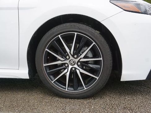 Used 2022 Toyota Camry SE w/ Convenience Package image 11