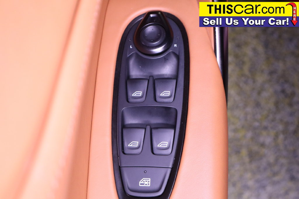 Used 2021 Aston Martin DBX AWD/4WD image 40