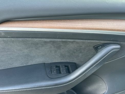 Used 2023 Tesla Model 3 Standard Range image 12