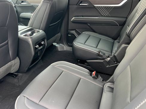 New 2026 GMC Acadia Denali w/ Super Cruise Package FWD image 9