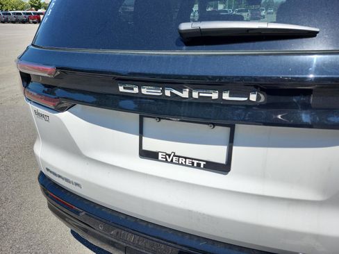 New 2026 GMC Acadia Denali Ultimate FWD image 4