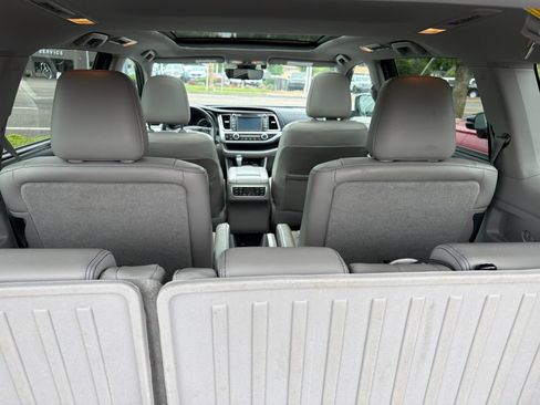 Used 2017 Toyota Highlander Limited Platinum w/ Protection Package #3 AWD/4WD image 9