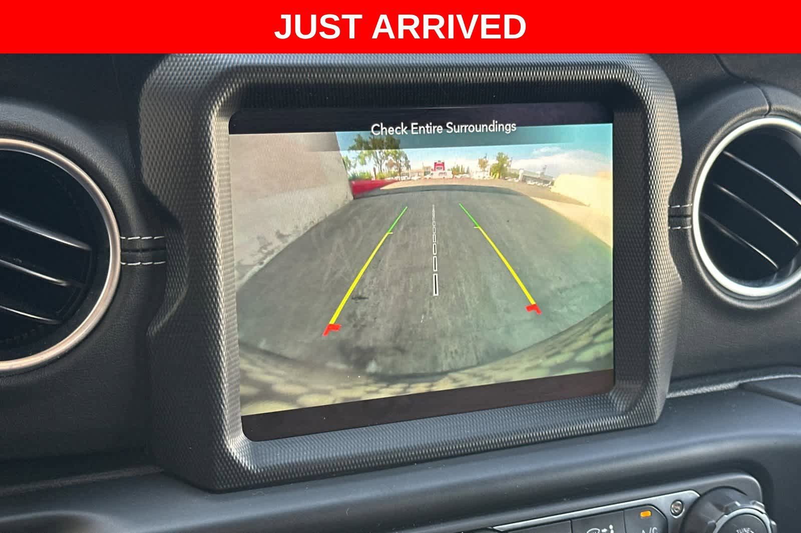 Used 2023 Jeep Wrangler Unlimited Sahara AWD/4WD image 21
