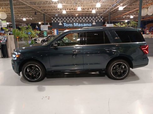 Used 2024 Ford Expedition Limited AWD/4WD image 9