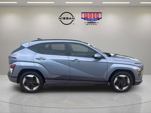 Used 2024 Hyundai Kona SEL FWD image 2