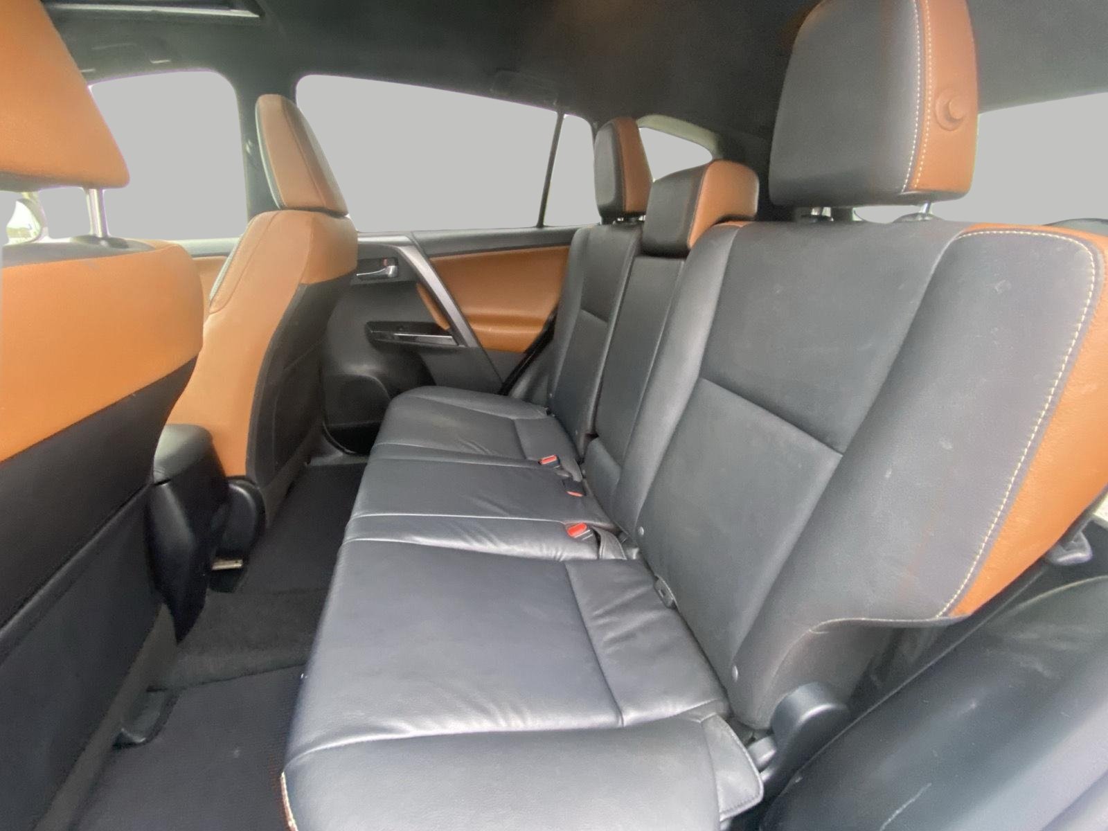Used 2016 Toyota RAV4 SE w/ Advanced Technology Package AWD/4WD image 11