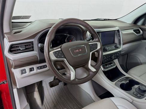 Used 2021 GMC Acadia SLT w/ Technology Package AWD/4WD image 9
