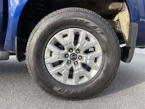 Used 2022 Nissan Frontier SV image 9