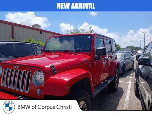 Used 2018 Jeep Wrangler Unlimited Sahara w/ Connectivity Group AWD/4WD image 3