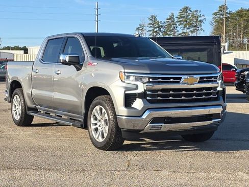 Used 2025 Chevrolet Silverado 1500 LTZ w/ LTZ Premium Package image 6