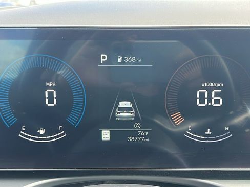 Used 2025 Hyundai Tucson SEL image 2