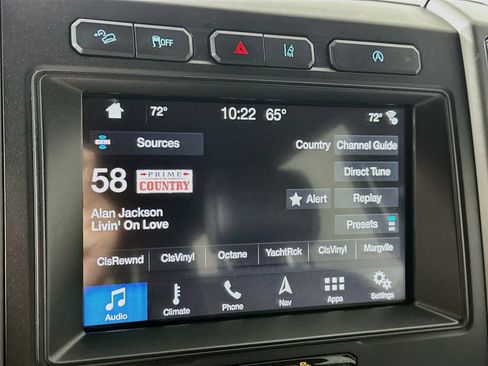 Used 2018 Ford Expedition XLT w/ Equipment Group 202A AWD/4WD image 15