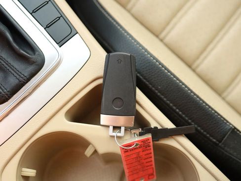 Used 2013 Volkswagen CC R-Line image 35