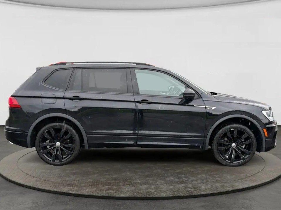 Used 2021 Volkswagen Tiguan SE R-Line AWD/4WD image 9