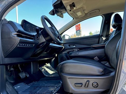 Used 2024 Nissan Ariya FWD image 19