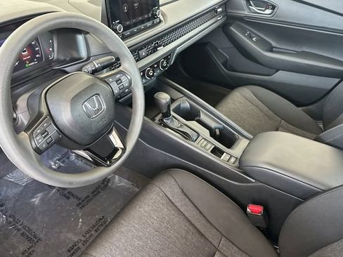 Used 2025 Honda Accord SE image 10