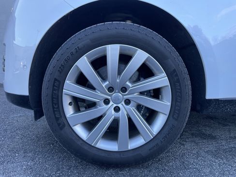 Used 2024 Land Rover Range Rover SE image 9