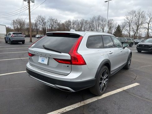 Used 2018 Volvo V90 T6 Cross Country w/ Convenience Package image 5