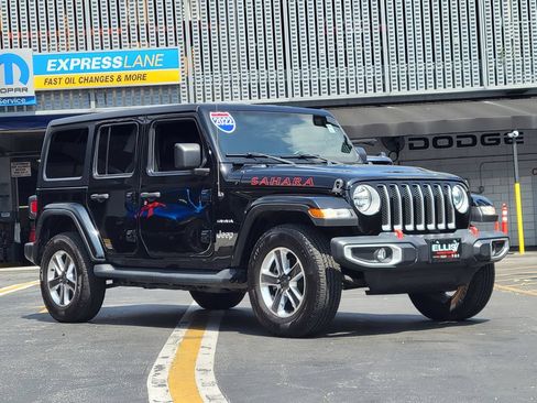 Used 2022 Jeep Wrangler Unlimited Sahara w/ Cold Weather Group AWD/4WD image 35