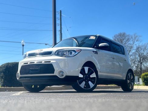 Used 2015 Kia Soul ! w/ Sun & Sound Package image 2