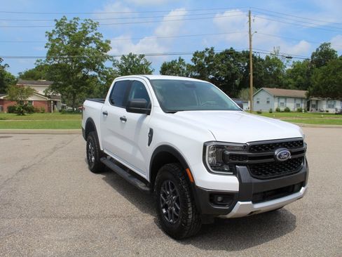 Used 2025 Ford Ranger XLT w/ FX4 Off-Road Package AWD/4WD image 3