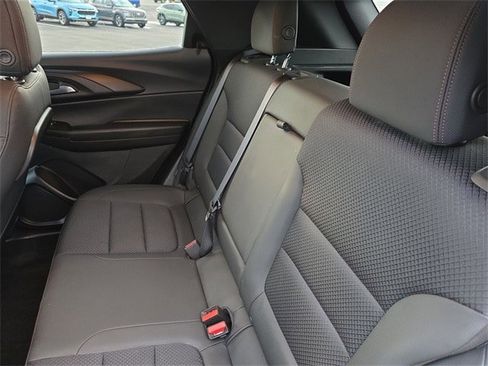 Used 2023 Chevrolet TrailBlazer RS FWD image 22