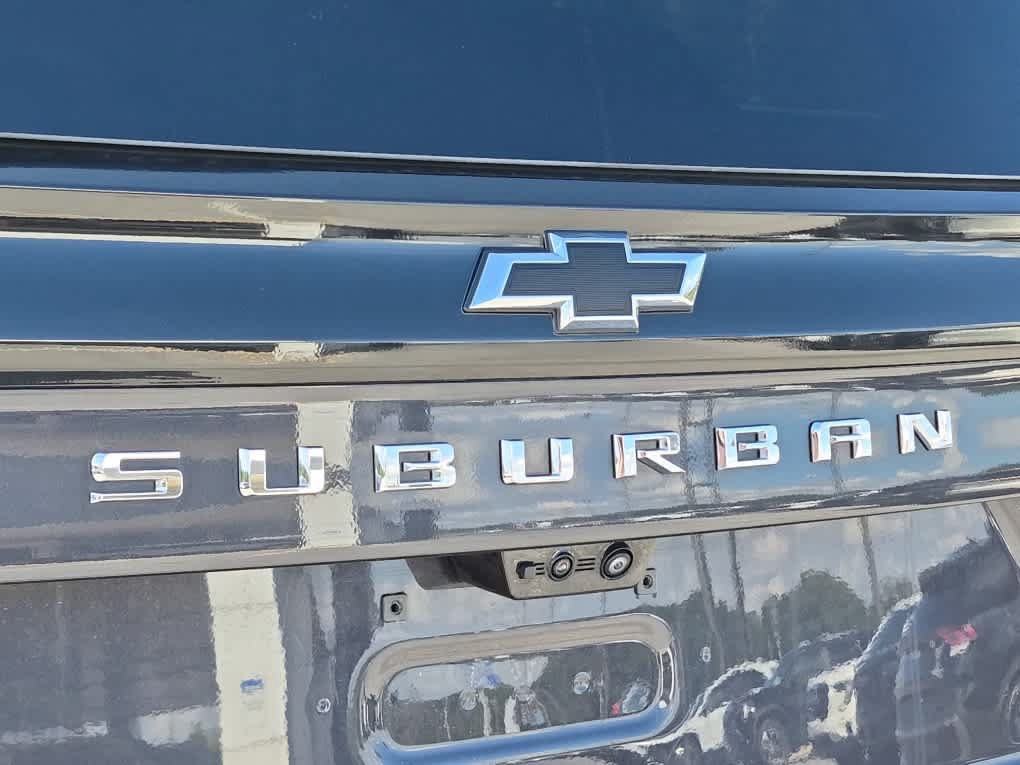Used 2025 Chevrolet Suburban High Country AWD/4WD image 26