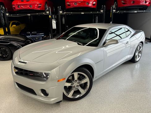 Used 2010 Chevrolet Camaro SS w/ RS Package RWD image 2