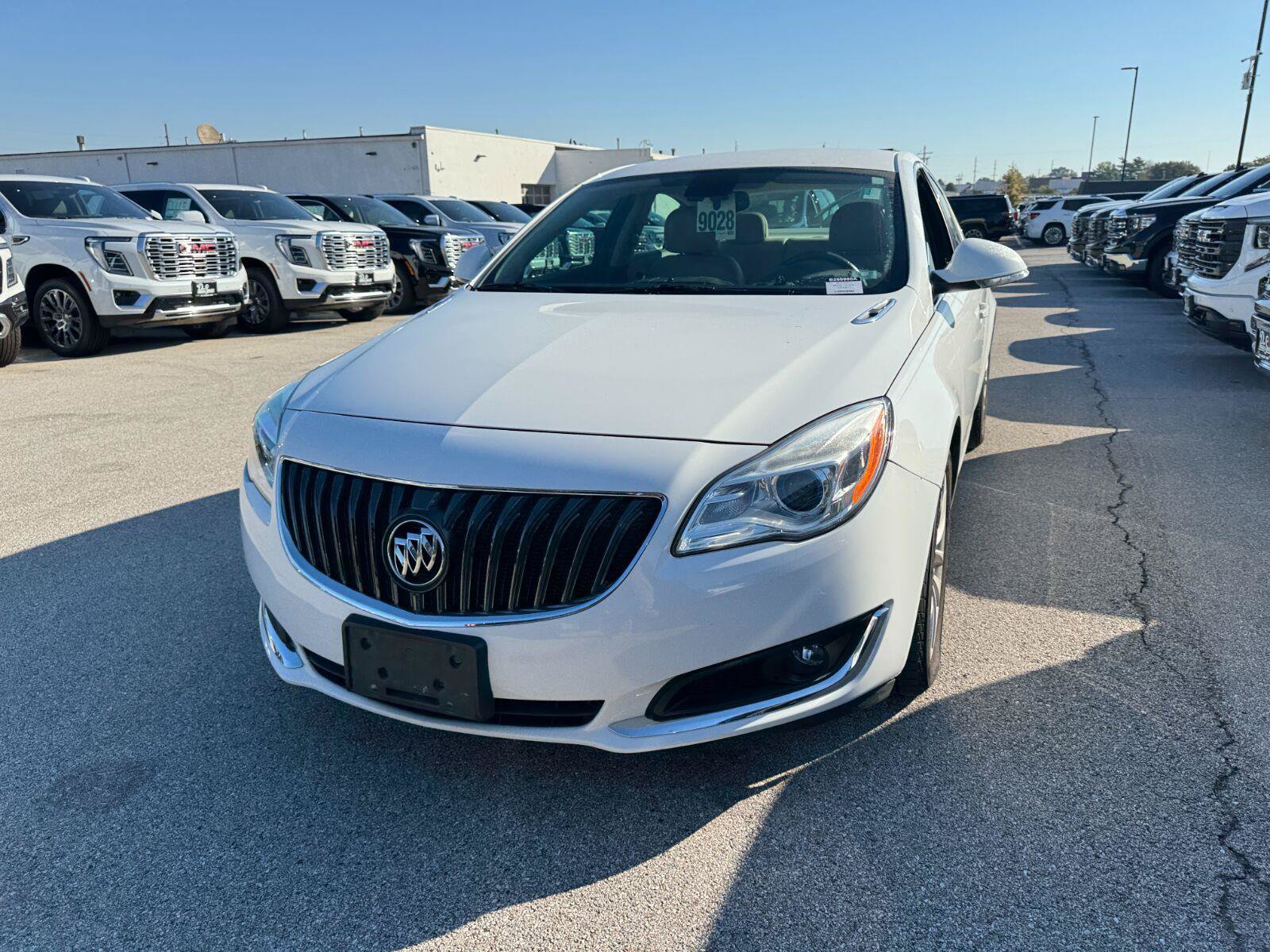Used 2014 Buick Regal FWD image 2