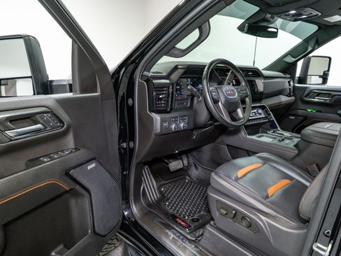 Used 2024 GMC Sierra 2500 AT4 w/ AT4 Preferred Package image 13