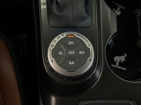 Used 2023 Ford Bronco Outer Banks AWD/4WD image 7