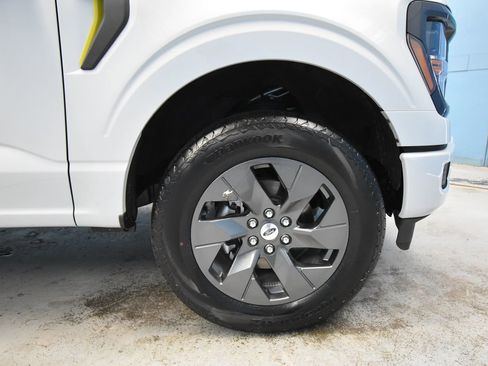 Used 2025 Ford F150 STX w/ Equipment Group 200A AWD/4WD image 39
