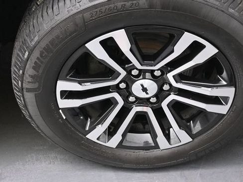 Used 2017 Chevrolet Silverado 1500 LT w/ All Star Edition AWD/4WD image 30