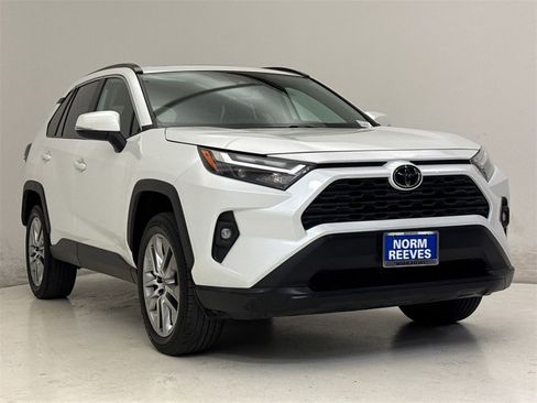 Used 2023 Toyota RAV4 XLE Premium image 4
