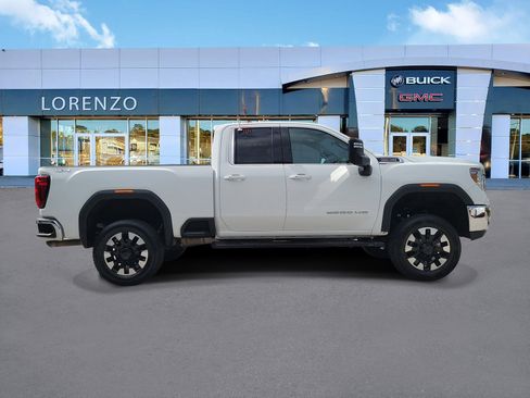 Used 2022 GMC Sierra 2500 SLE w/ SLE Convenience Package AWD/4WD image 4
