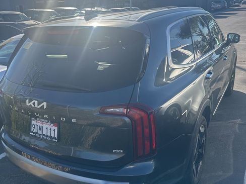 Certified 2023 Kia Telluride S image 6