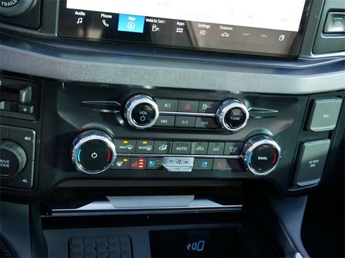 Used 2025 Ford F250 Platinum image 23