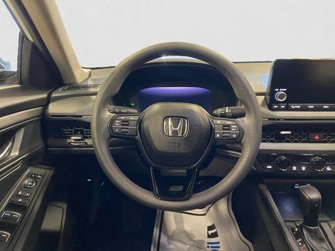 Used 2025 Honda Accord SE image 13